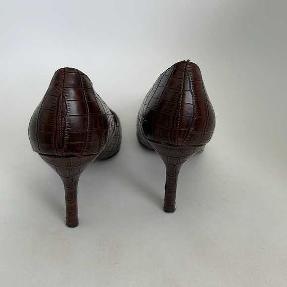 Donna Lawrence Snakeskin Pointy Heels - Picture 3 of 3